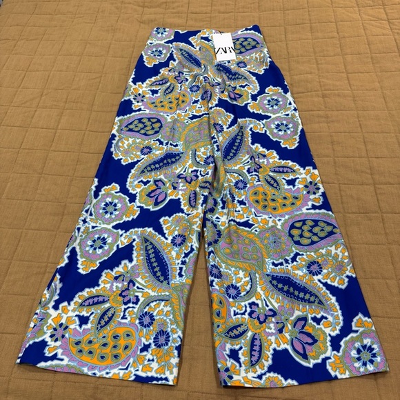 Zara Pants - NWT Zara Printed Trousers Pants High Waisted Size XS